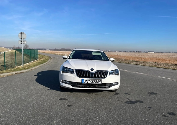 Skoda Superb cena 83000 przebieg: 142500, rok produkcji 2018 z Nysa małe 436